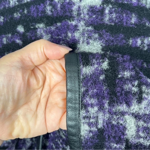 BCBG MAXAZRIA Cape Wrap Shawl Black Gray Purple W/Leather Trim Winter Travel OS - Picture 9 of 11
